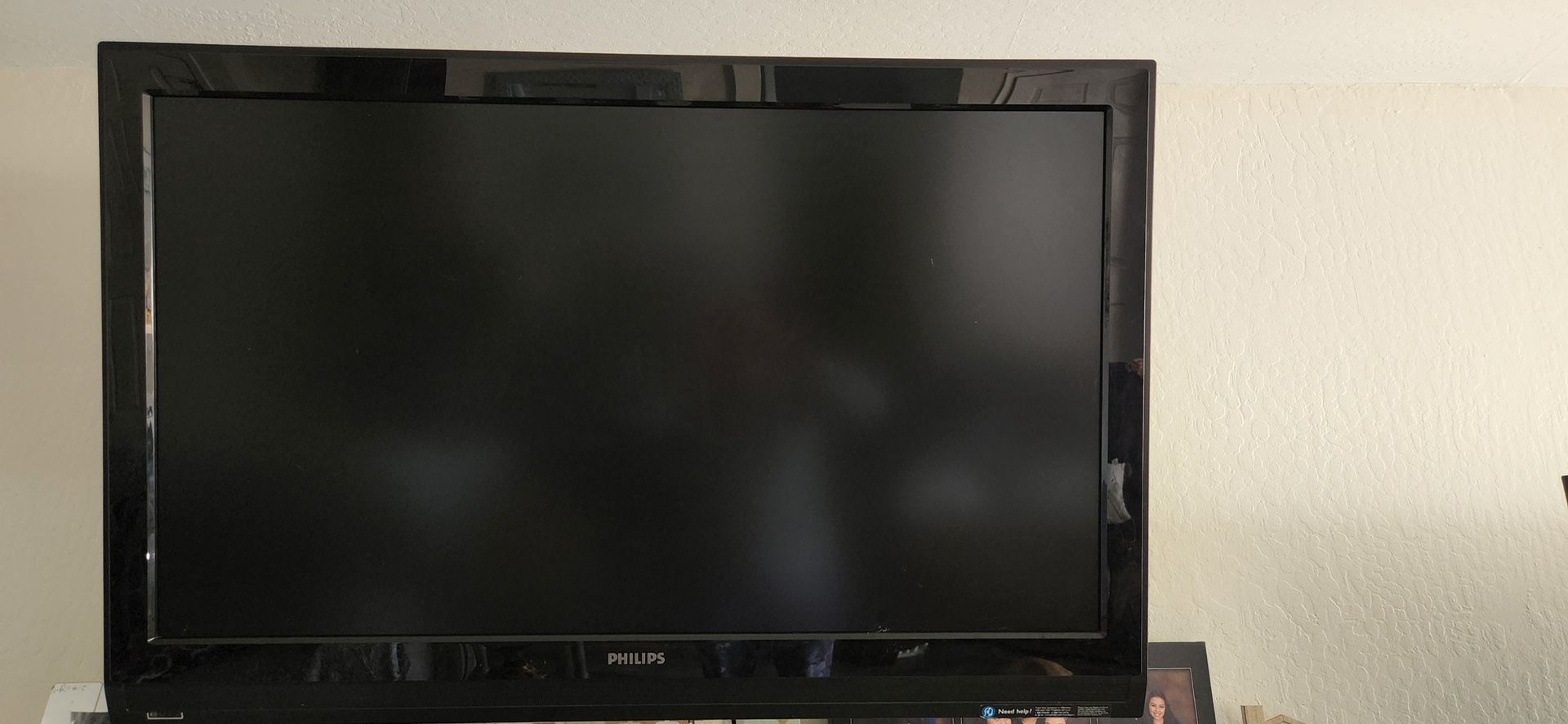 38in TV with Base