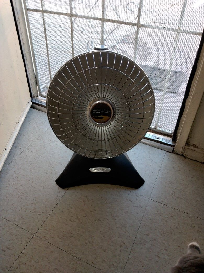 Costco Presto Heat Dish Parabolic Electric Heater for Sale in