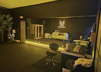 Fitness Mirrors That Balance Strength and Style