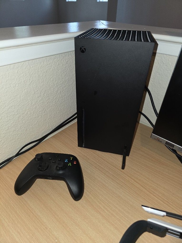 Xbox, Monitor And Headset 