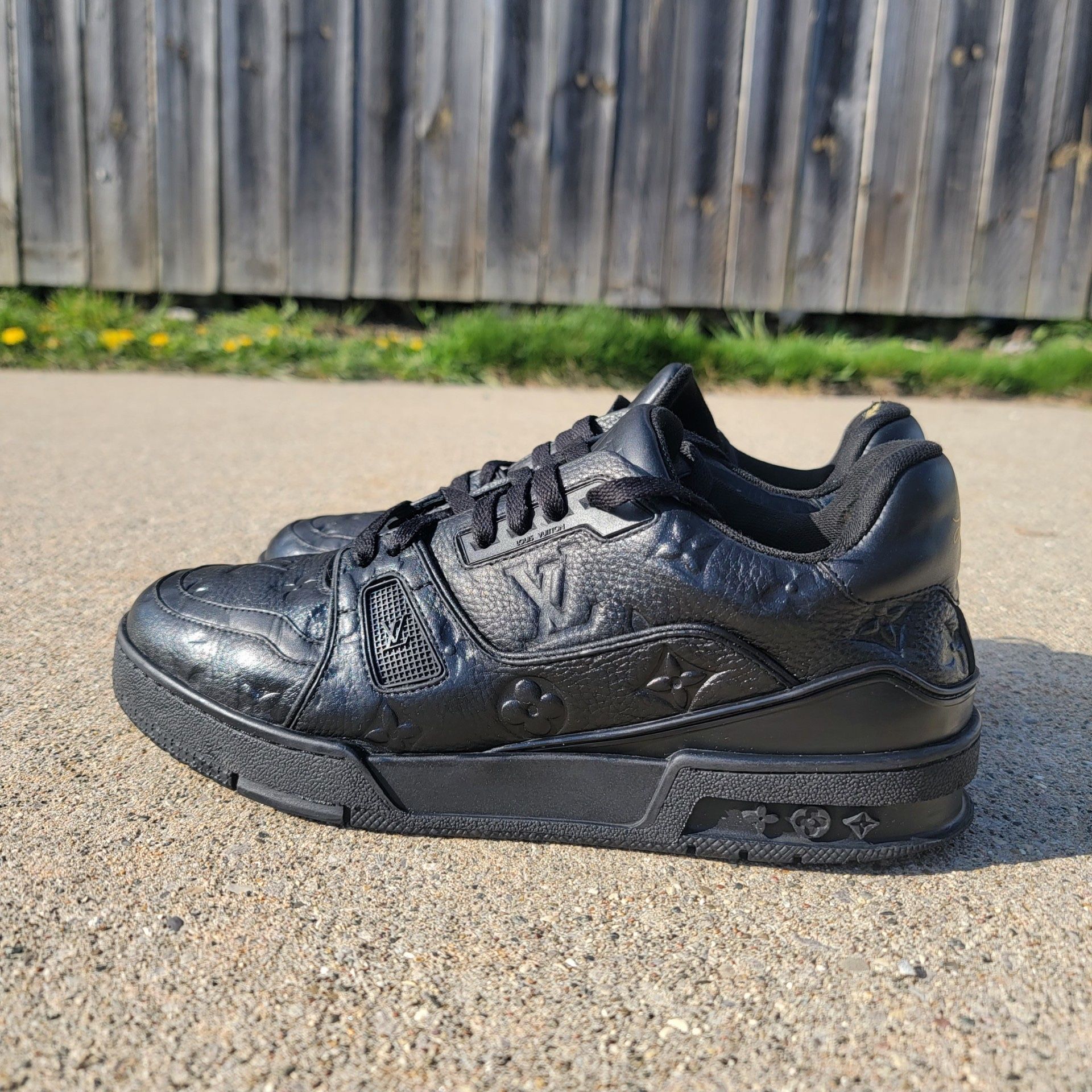 Louis Vuitton Trainers (AUTHENTIC)