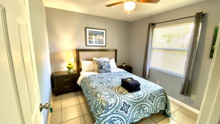 RENTO 2 cuartos en vero beach .