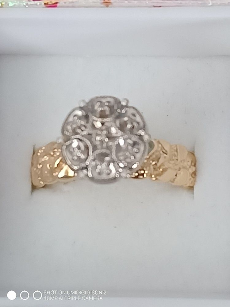 Women's Ring 10 Karat Gold