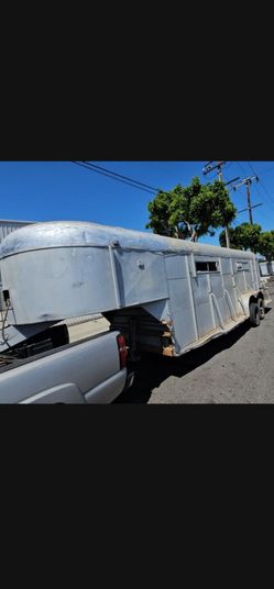 Horse Trailer 🐎