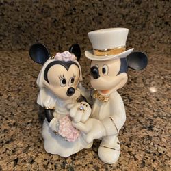 LENOX DISNEY SHOWCASE “MINNIE’S DREAM WEDDING” FIGURINE (5” HEIGHT X 5.5” WIDE) IDEAL FOR LENOX & DISNEY COLLECTORS (DISNEY THEMED WEDDING)
