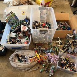 Huge LEGO lot: Jurassic Park/World, Minecraft, Avatar, Mario, Star Wars, etc