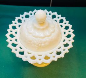 Beautiful vintage Randolph Fostoria milk glass lidded bowl with lace edge