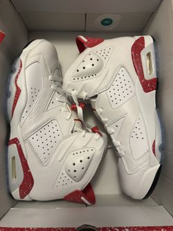 DS NEW JORDAN 6 RED OREO SIZE 8.5