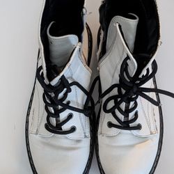 White Boots 