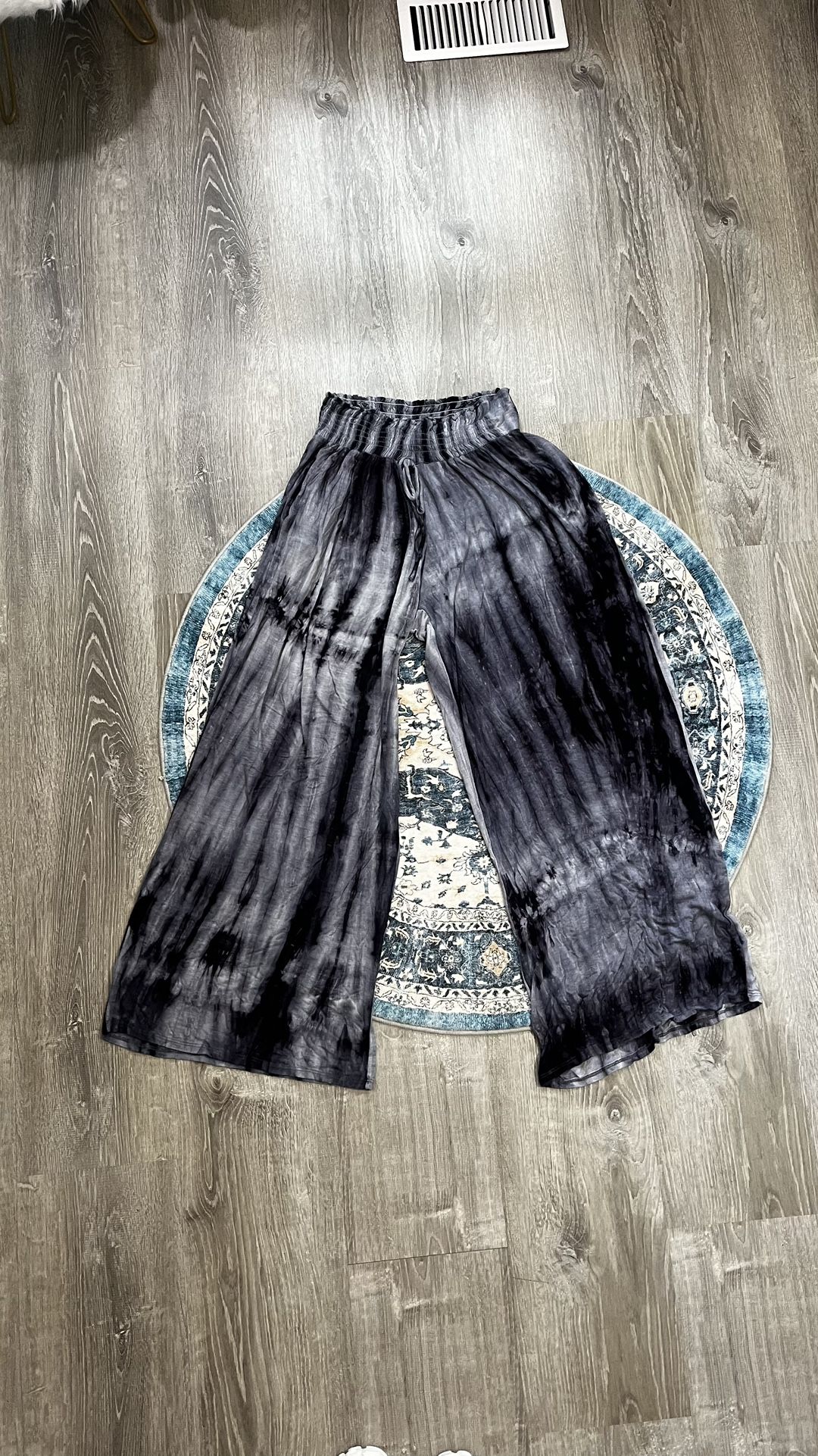 GeeGee Women’s Large Blue Tie-Dye Wide Leg Pants with Elastic Waistband and Pockets