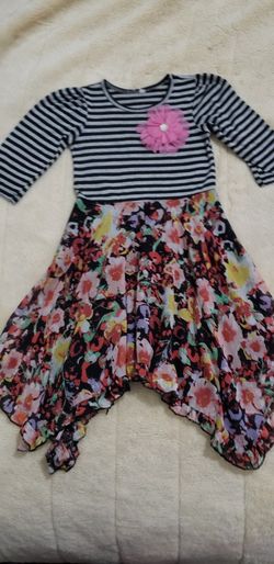 Girls Size 6 Dress !!