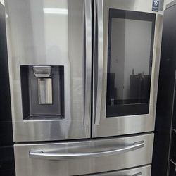 Samsung 28 cu. ft. Family Hub French Door Refrigerator 