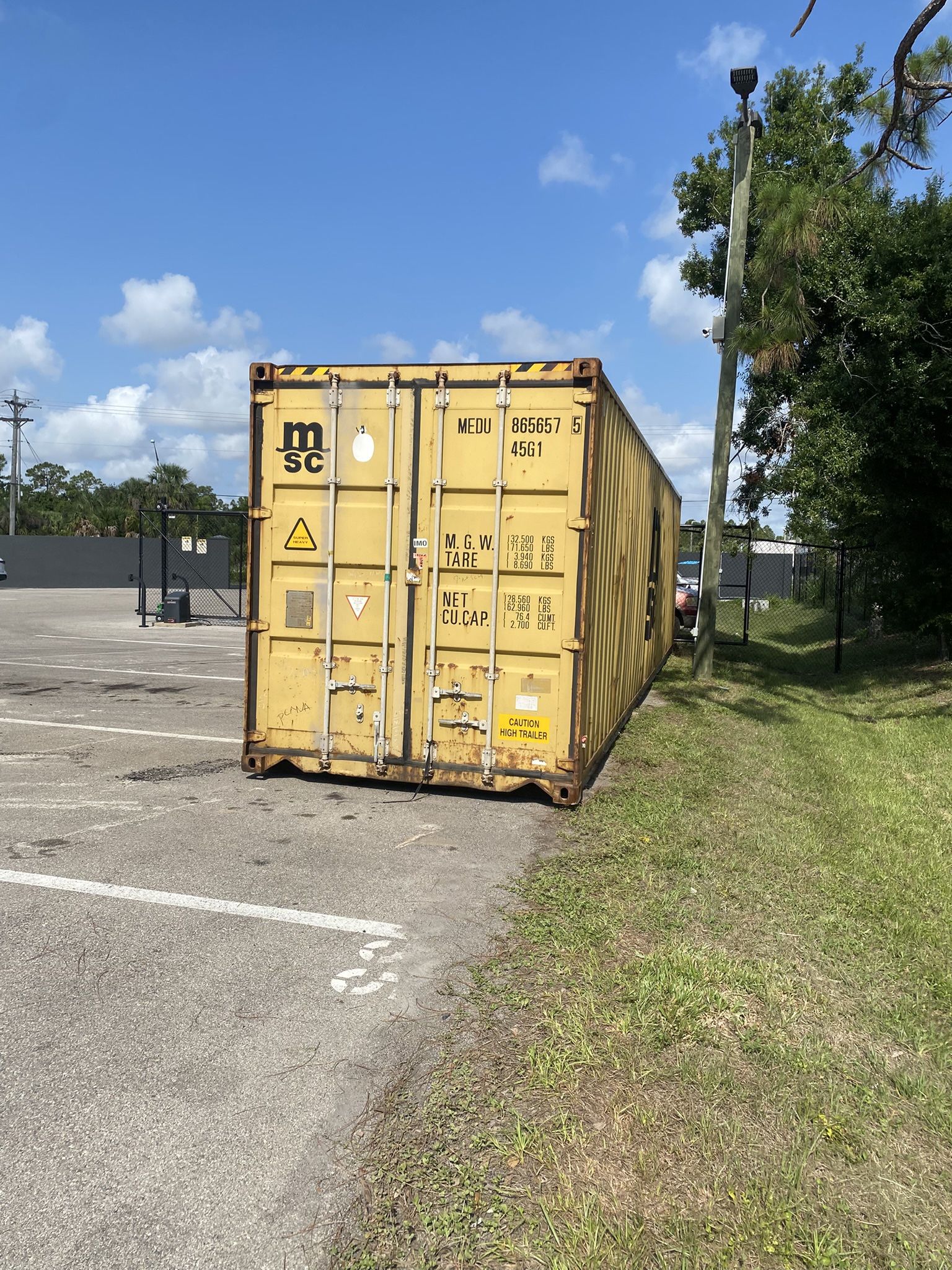 STORAGE CONTAINERS / CONTENEDORES 