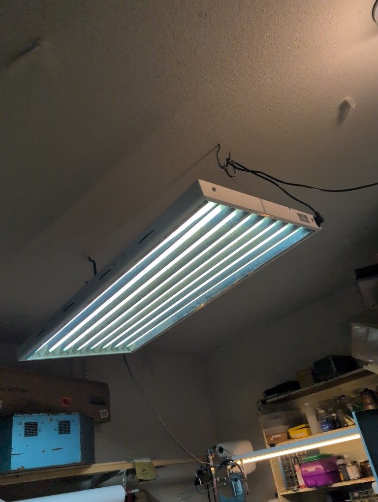 2 Fish Tank Lights