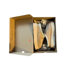Tan UGG Tasman platform slides size 9 blue trim