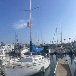 Excalibur Marine 26’ Sailboat With An Oceanside Slip