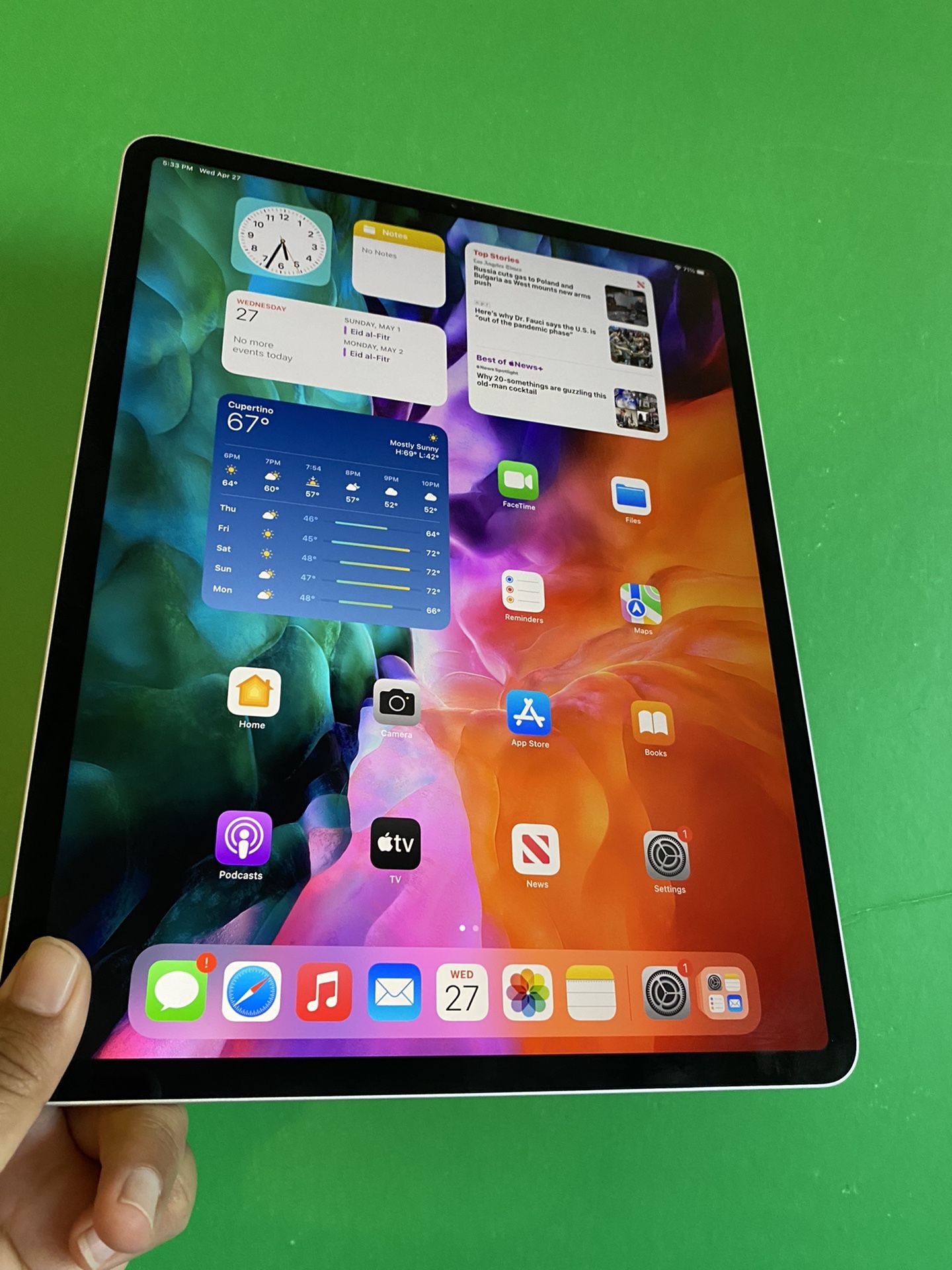 128GB Apple IPad Pro 12.9” 4th Generation (2020 Model/ Face ID/Liquid Retina ) with Bluetooth keyboard case & Accessories (Apple Pencil supported)
