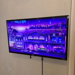 Roku TV 32" smart TV. w/remote And Base
