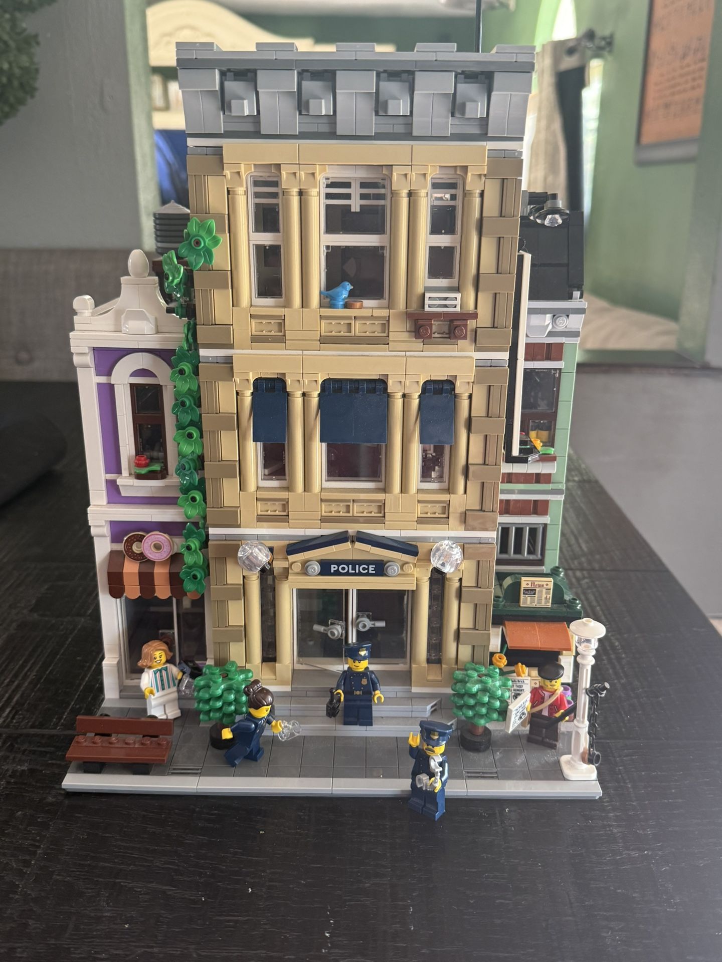 Lego Police Station Modular 10278 (100% Complete)