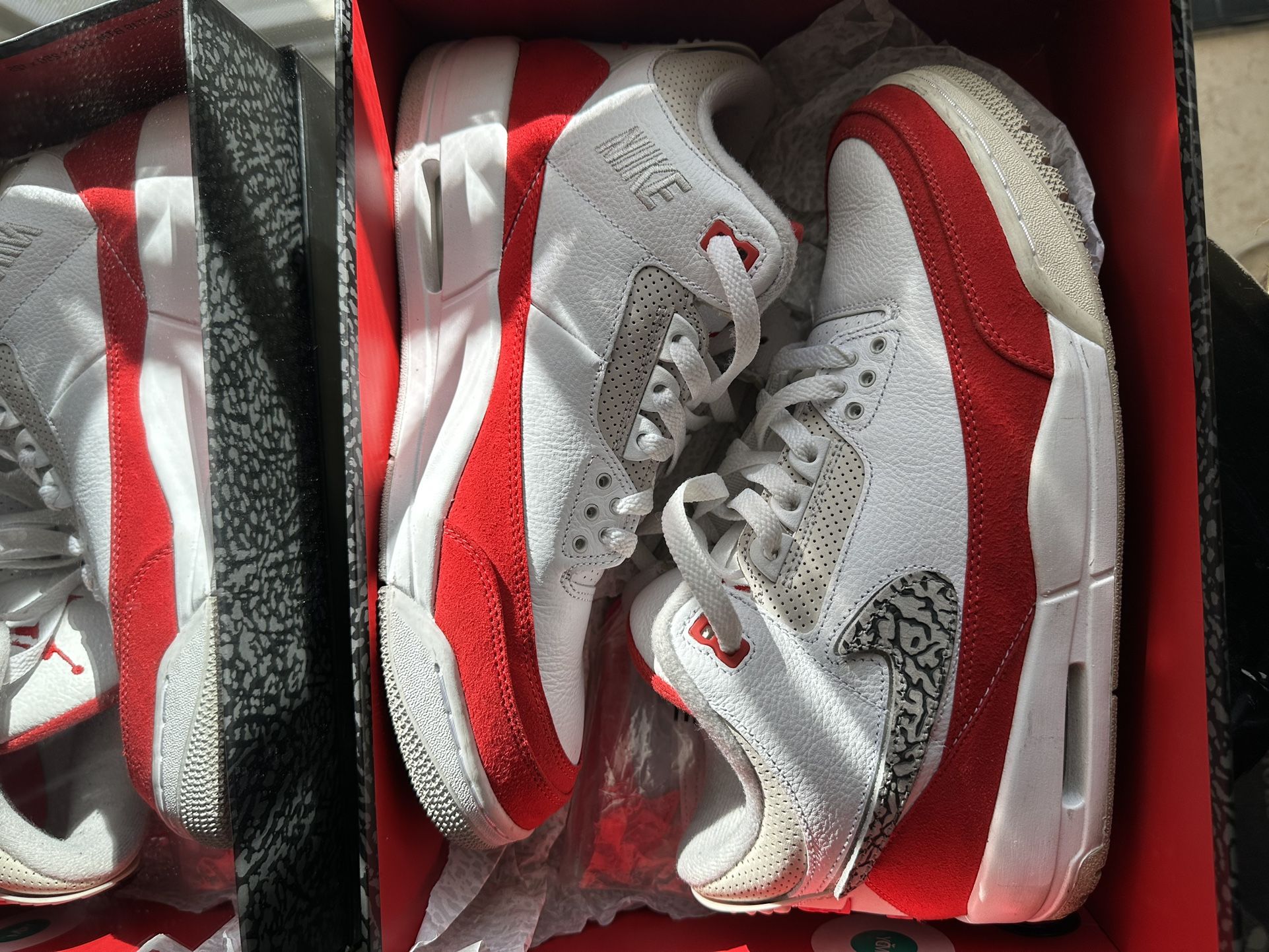 Air Jordan 3 Retro TH SP White/ University Red - www  display picture 1
