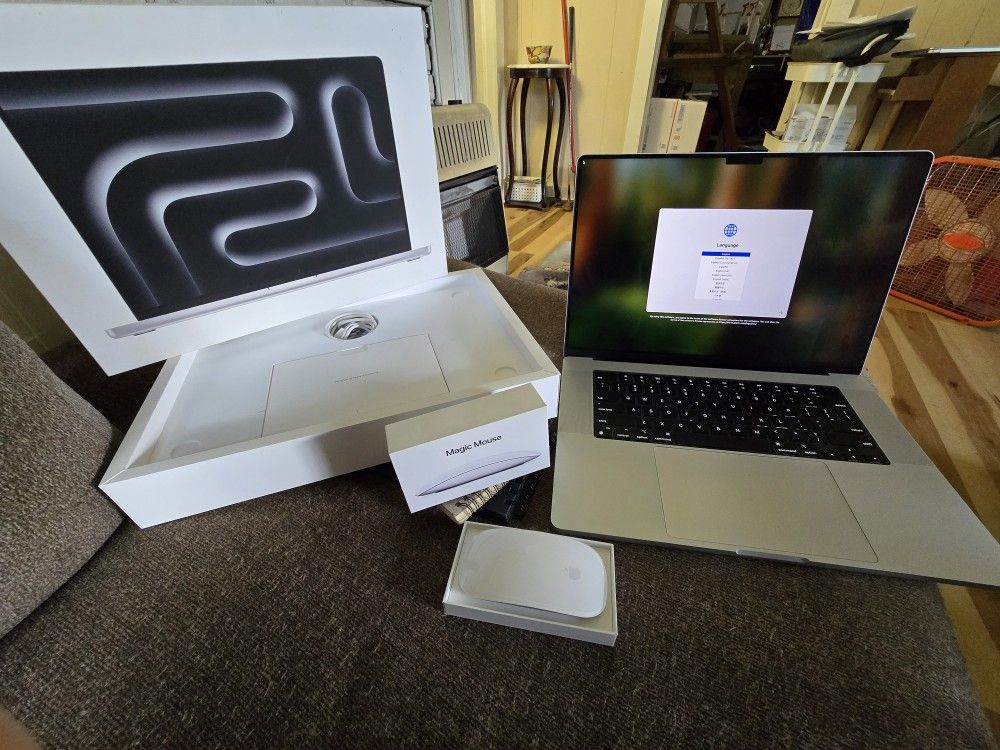 Macbook Pro w/ Apple Magic Mouse