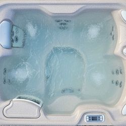 3-Person 2017 HotSpring Jetsetter Spa / Hot tub Plug & Play (110v/20A) for sale