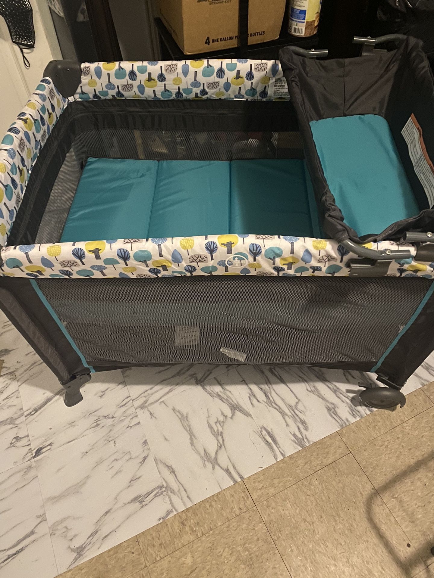 Baby Crib/changing Table 