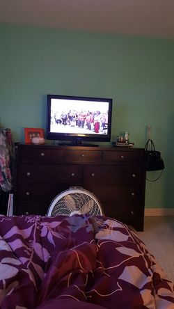 32" Haier TV/Sony DVD Player 1080p