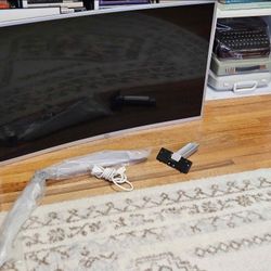 AOC 40" 16:9 Curved LCD Monitor