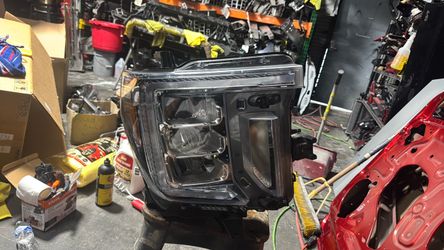 2019 2023 GMC HD Right Headlight,