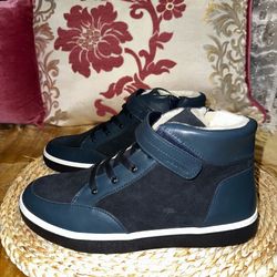 Women’s boots size 8.5