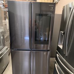 New Out Box Samsung Family Hub Touchscreen 4-Door Refrigerator 