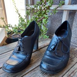 Hillard And Hanson Black Lace Up High Heels Size 7