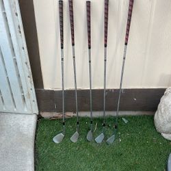 Golf Clubs 
