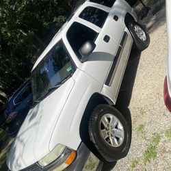 04 Chevy Tahoe 