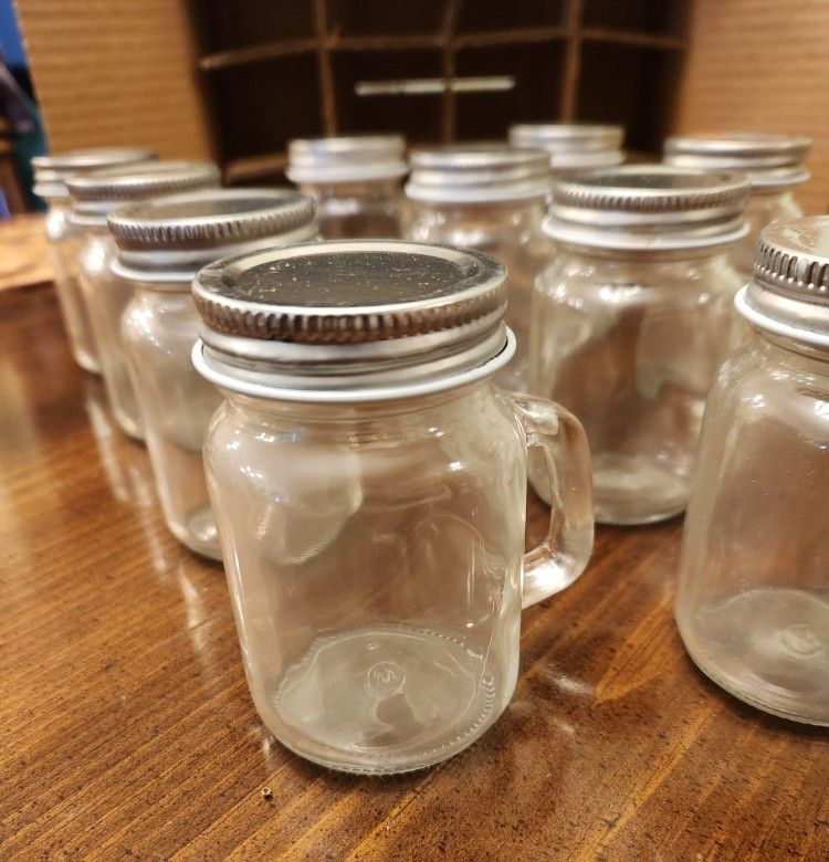Mini 4 OZ Mason Style Jars with Lid & Handle 12/case)
‹