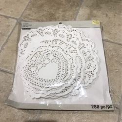 280 Pc Paper Doilies
