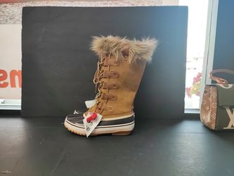 JBU Tan Boots Size:7