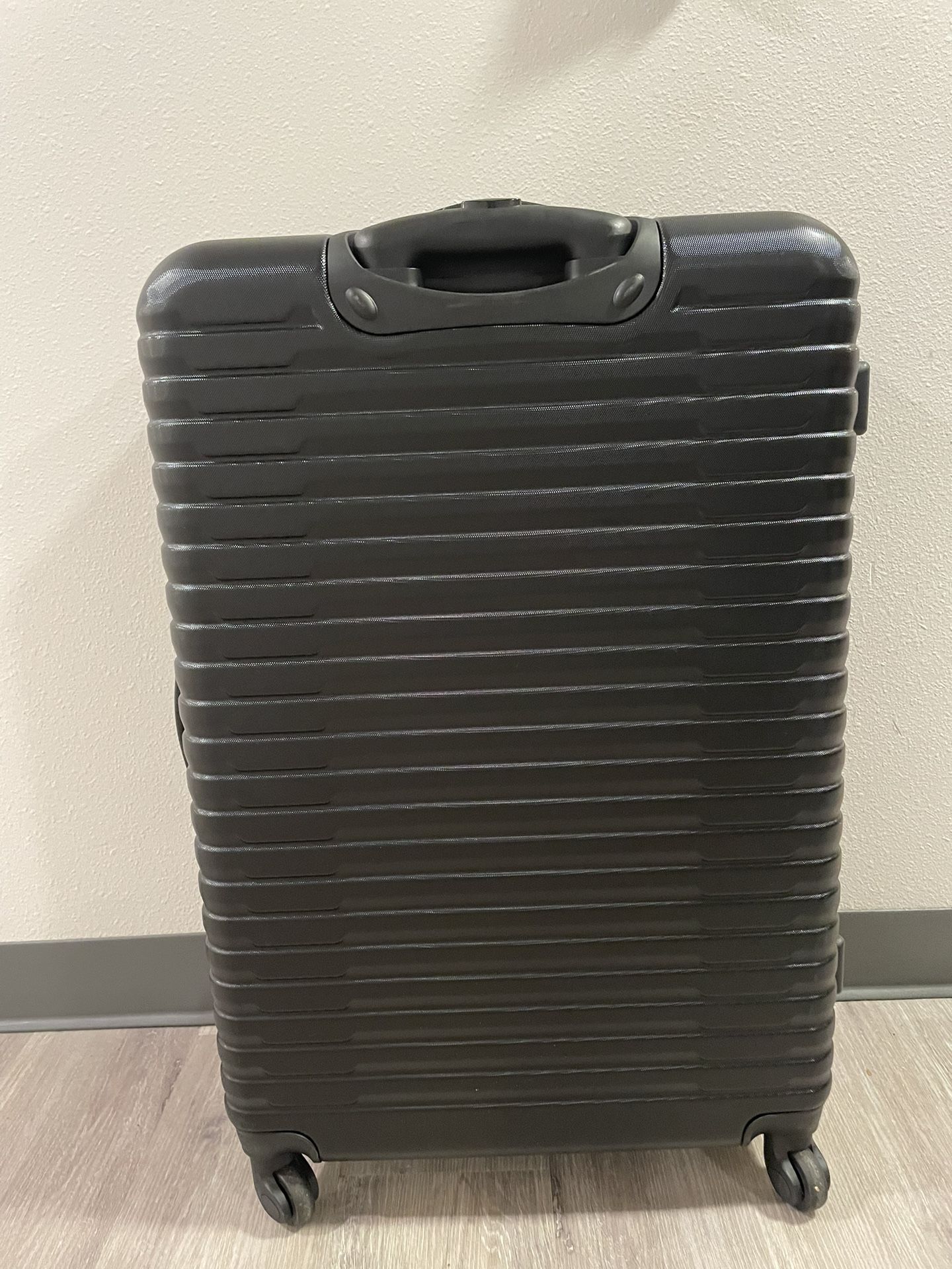 Medium Suitcase Hardshell NEW