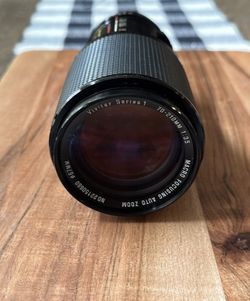 Vivitar Series 1 70-200mm f/3.5 Macro Focusing Auto zoom lens