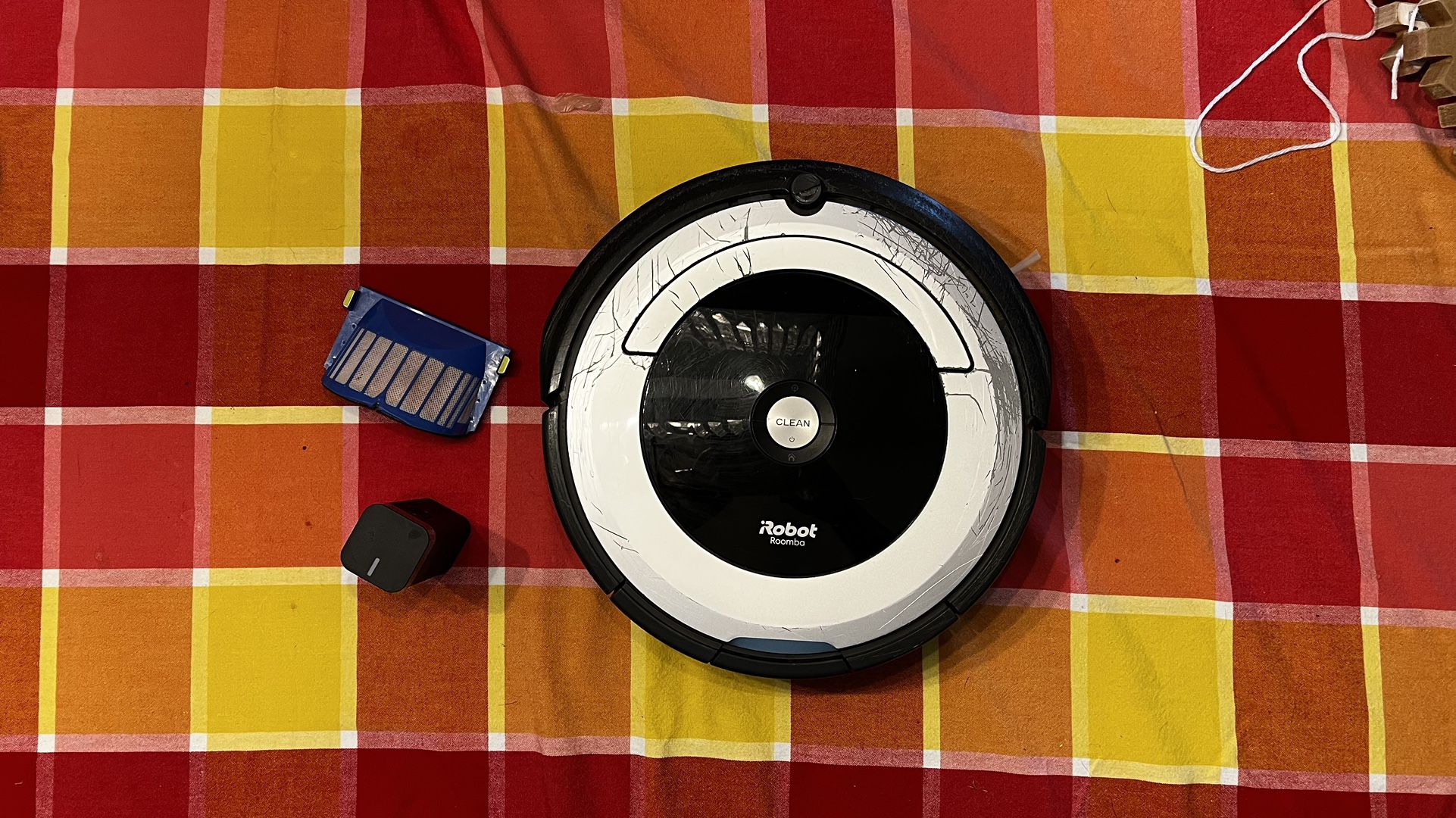 iRobot Roomba Model: 690