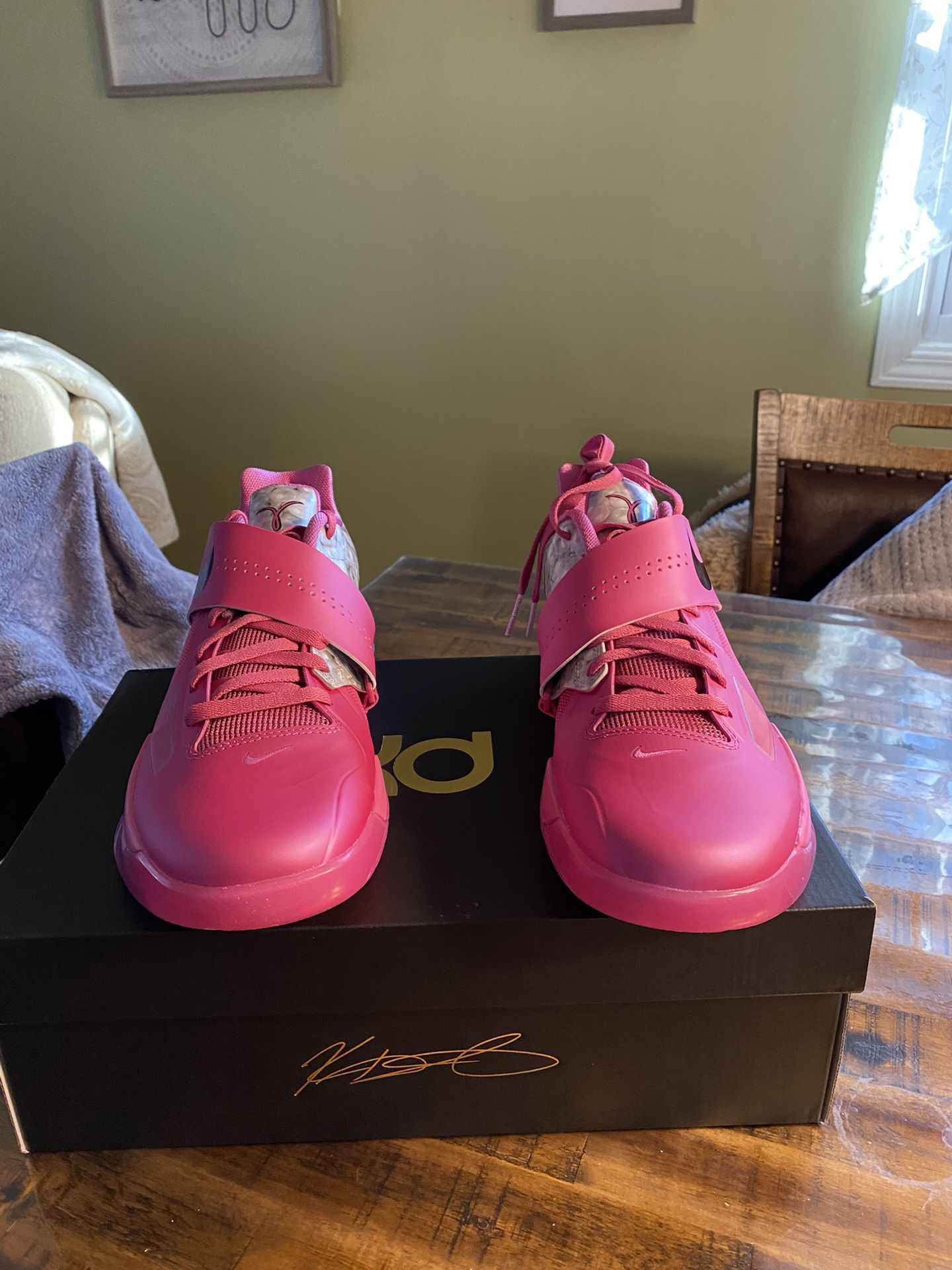 NIKE KD 4 AUNT PEARL SIZE 10.5