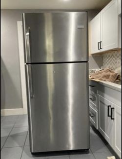 Refrigerator / Frigidaire