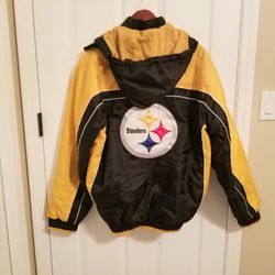 Pittsburgh Steelers Coat NFL G-III Quilt Lined Hooded Jacket Medium . Asking For $25 Or Best Offer 👈😊