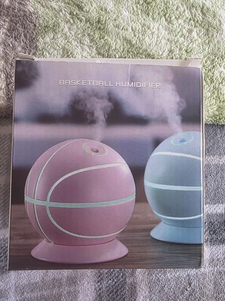 Mist Humidifier
Basketball Design for Home, Office etc.,
2W USB-DC5V 240ml New