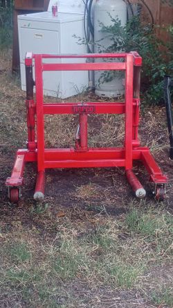 Norco hydraulic wheel dolly