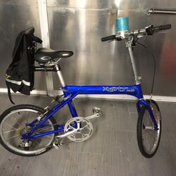 XOOTR SWIFT FOLDING BIKE With Marine Case
