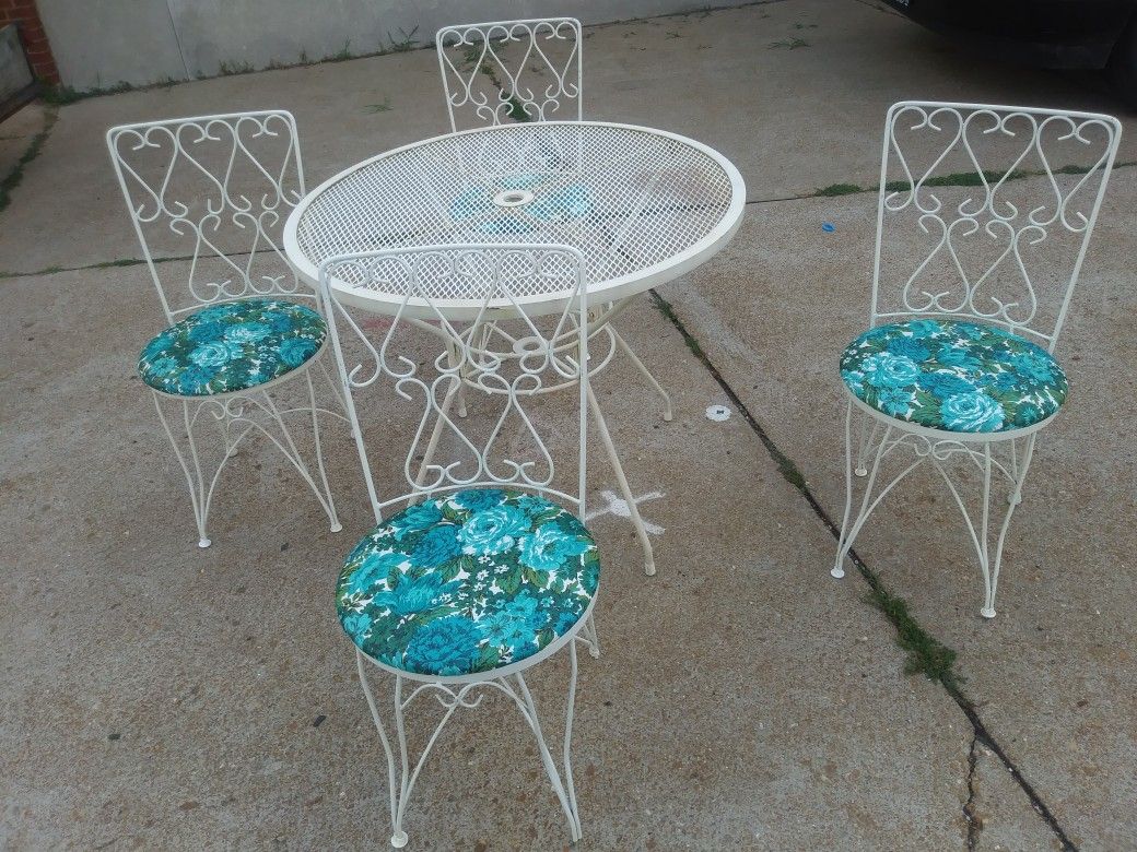 Syd Leach of Alabama Patio Set for sale