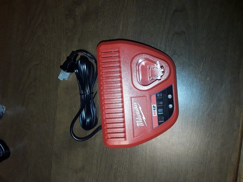 Milwaukee M12 https://offerup.com/redirect/?o=Q2hhcmdlci5OZXc=. Never Used.15$. This Is My Lowest Price.