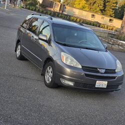 2004 Toyota Sienna